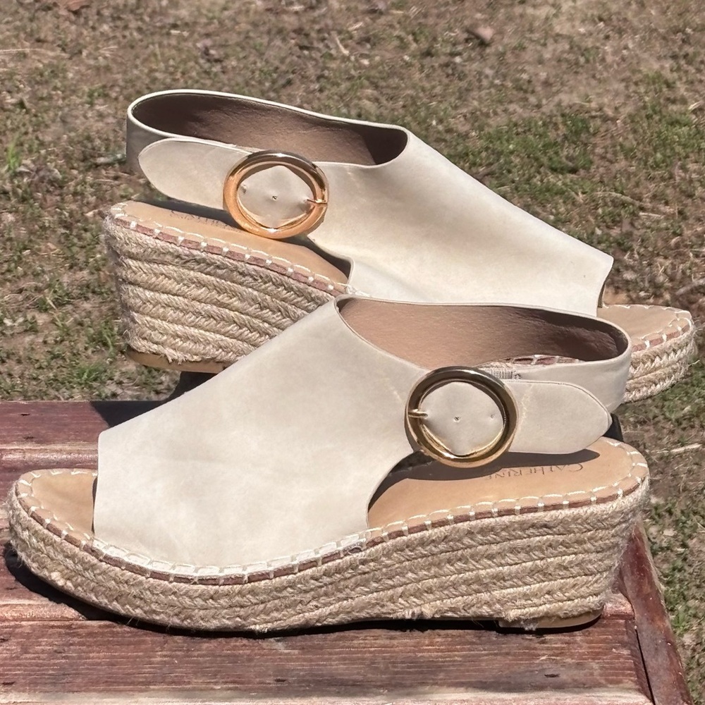 Catherine Malandrino Cirkly Wedges!